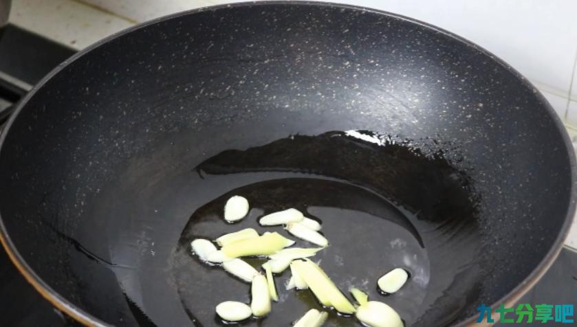 土豆这样做实在太好吃了，营养美味，做法简单，比红烧肉还香