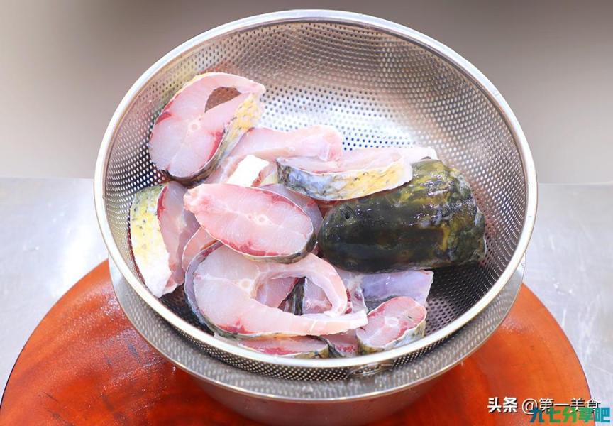 酱焖鱼最简单好吃的做法，肉质鲜香滑嫩，酱香浓郁，做一锅不够吃