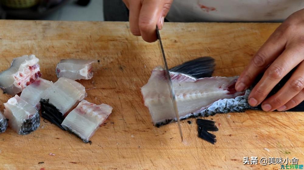 这才是水煮鱼的正确做法，鱼肉鲜嫩无腥味，好吃得停不下来