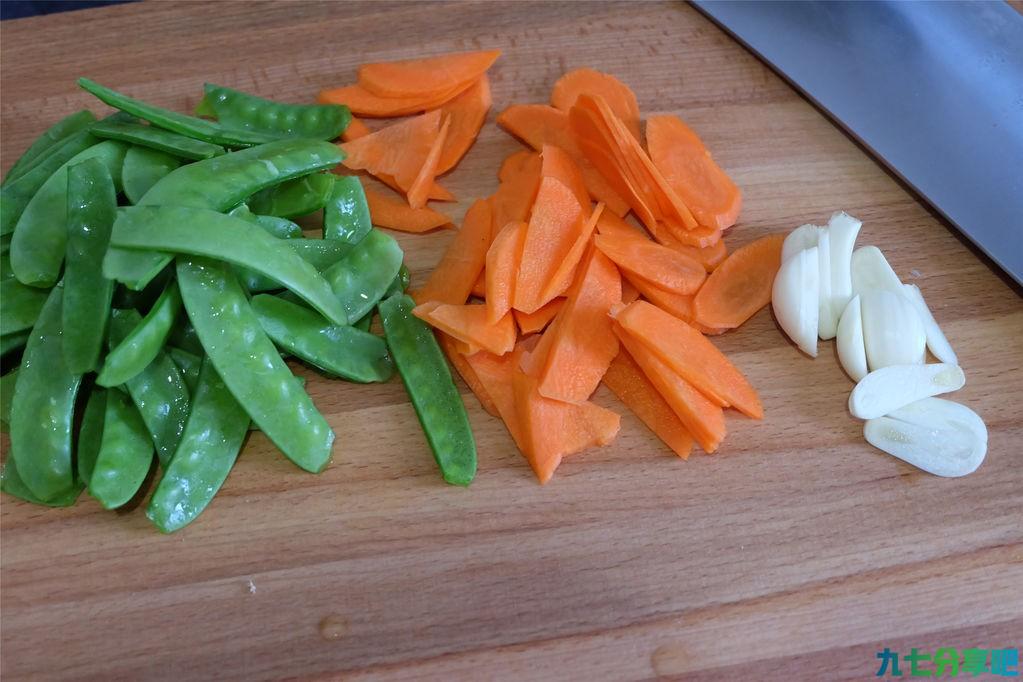清肠减脂的一道快手菜，简单好做又好吃，清炒荷兰豆