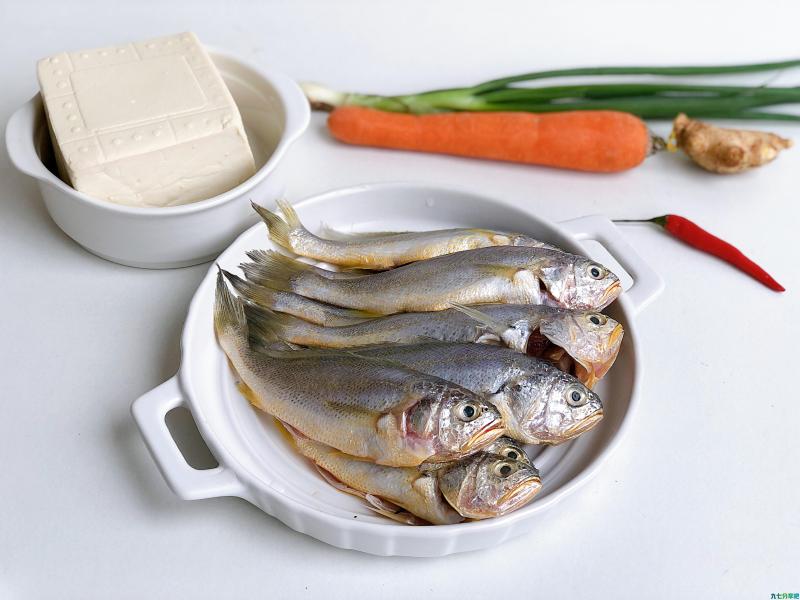 这才是鱼汤最营养的做法，教你小诀窍，浓白鲜美无腥味，营养翻倍