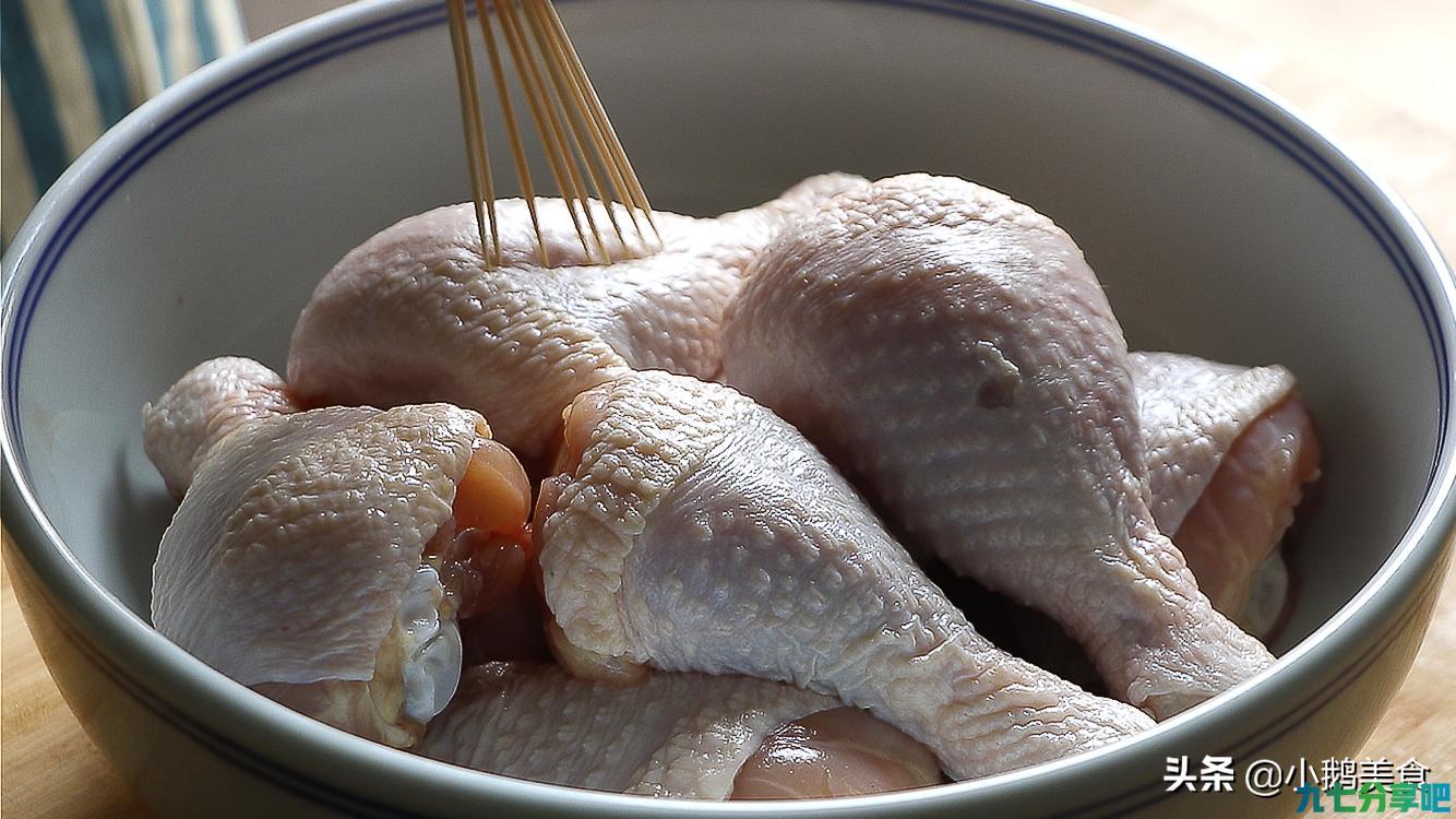 超好吃的懒人鸡腿，电饭煲里一扔，追着剧就做好，软烂入味太香了