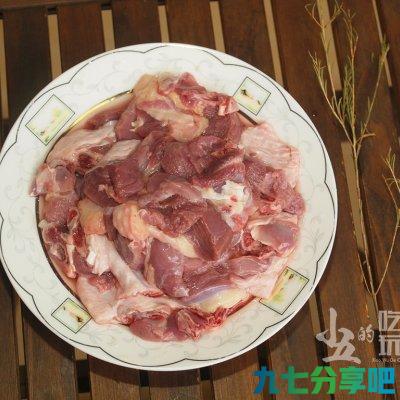 沙茶酱焖鸭笋，传统的潮汕家常菜，只有在夏天才能吃到最美的味道