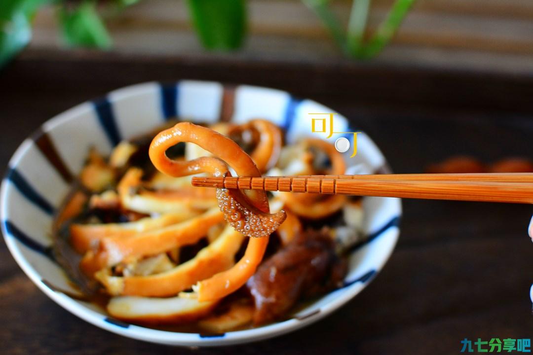 详细阅读:墨鱼这么烧真香,连当配料的葱姜也能下两碗米饭,太好吃了 墨鱼这么烧真香,连当配料的葱姜也能下两碗米饭,太好吃了