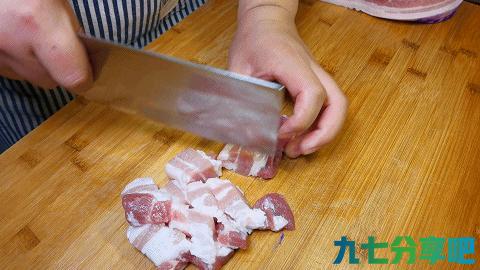 红烧肉怎么做才好吃？正宗家常做法，肥而不腻，颜色红润有食欲