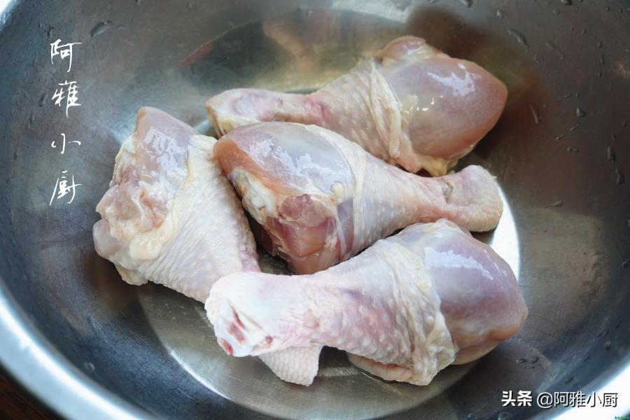 鸡腿别炖着吃了，不加一滴水和油，出锅软烂入味，比买的好吃
