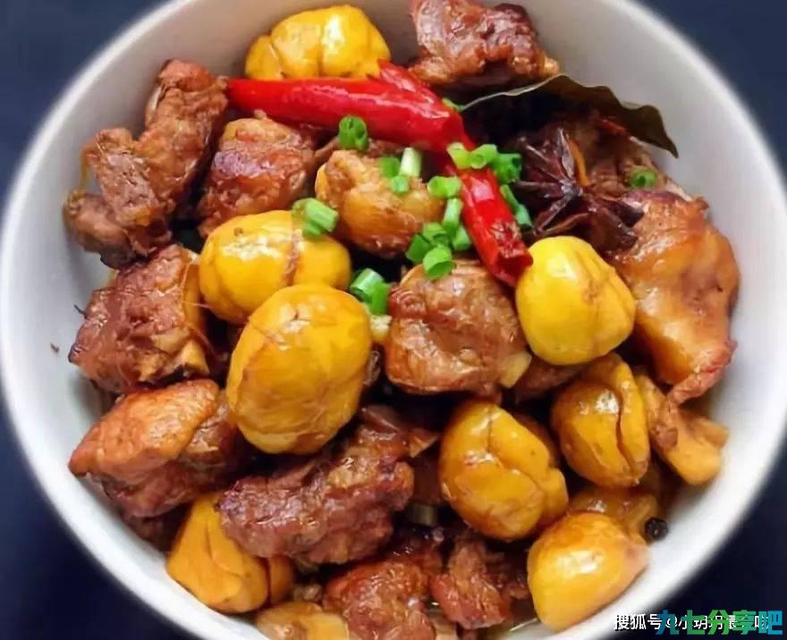 软糯香甜的栗子补脾健胃补肾强筋搭配鲜美鸡肉，营养美味又滋补