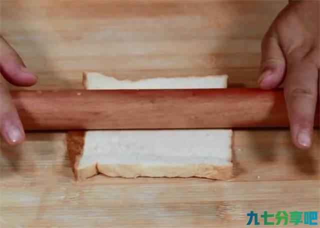 春季绝不能错过的一道饭后小甜点，3分钟就搞定，看着好有食欲