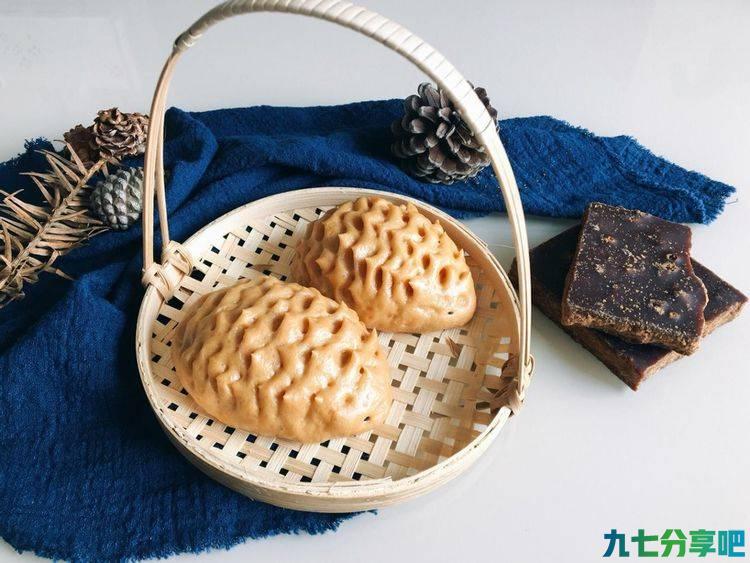 没想到馒头还有这样的做法，用红糖一起做，暄软好吃