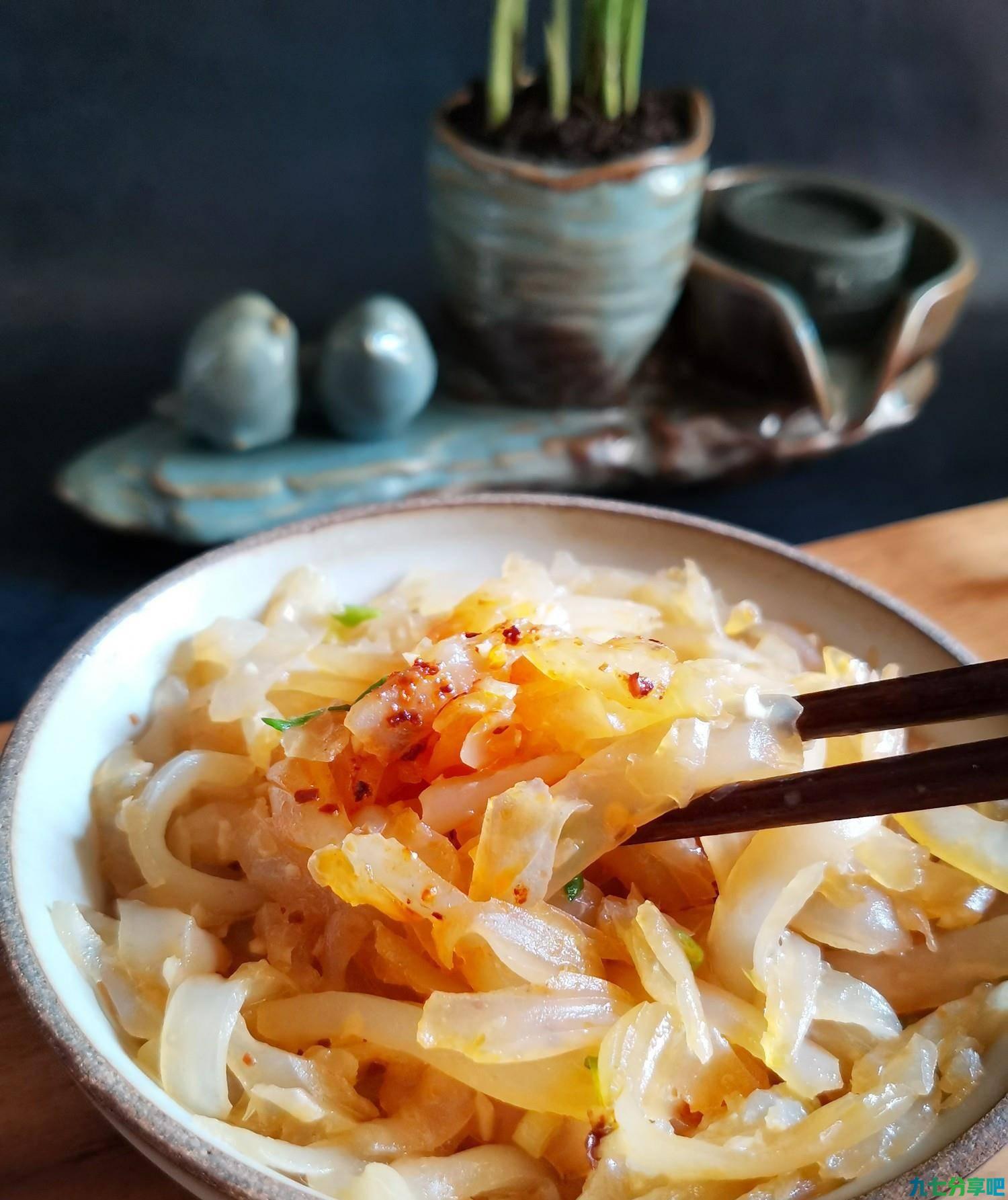 详细阅读:教你豌豆凉粉的家常做法,清凉爽口,Q弹嫩滑,好吃还简单 教你豌豆凉粉的家常做法,清凉爽口,Q弹嫩滑,好吃还简单