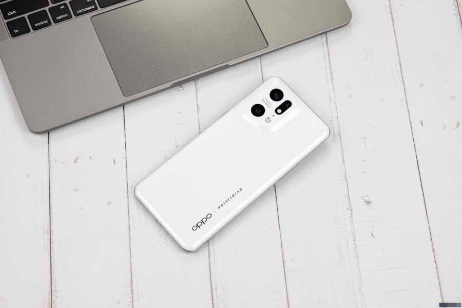 一体化纳米陶瓷机身 OPPO Find X5 Pro这波辨识度直接拉满！