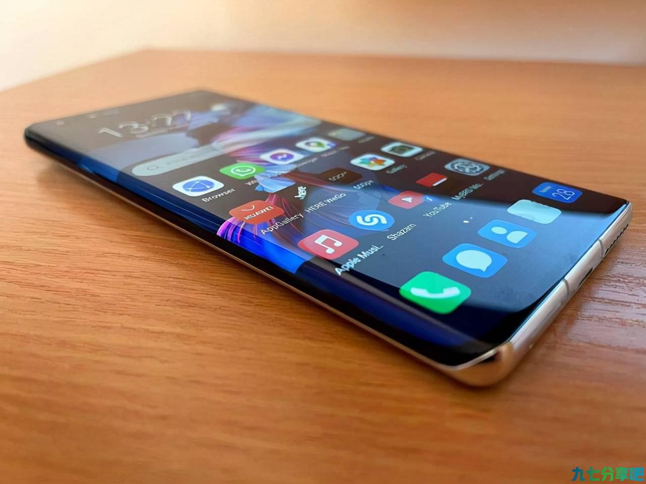 华为Mate40 Pro最新售价确认，5G版本一降再降，别等iPhone14了