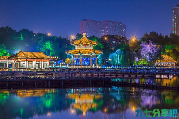 如何根据城市的特点建设城市亮化工程？