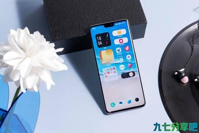 vivo S12 Pro上手：销量超高的S系列，是花里胡哨还是又美又能打