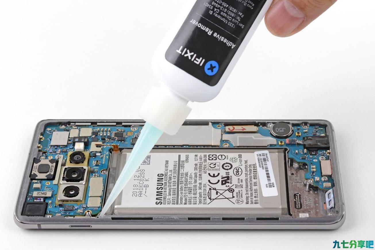 欧盟计划禁止手机等电子产品使用胶水粘合电池，以方便更换电池