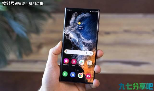 荣耀Magic4至臻版对比三星S22 Ultra：谁是真正的机皇？