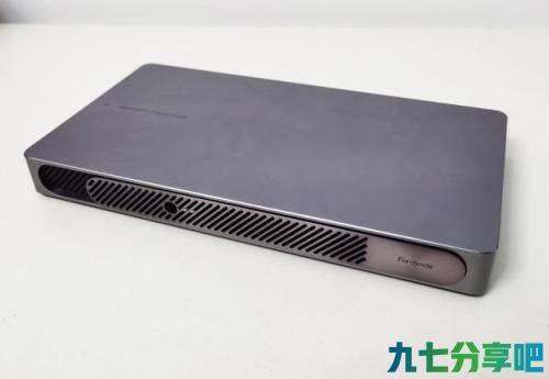 入手便携式投影仪，首选峰米 X1 激光投影仪