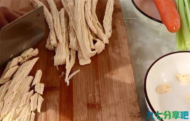 凉拌腐竹凭什么会成为饭店里上桌率高的凉拌菜？根本没有技术含量