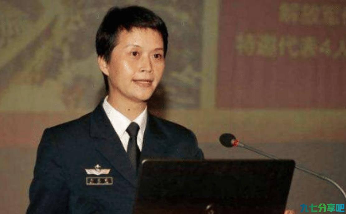 她拒绝华为百万年薪，34岁选择参军入伍，如今已是国家栋梁